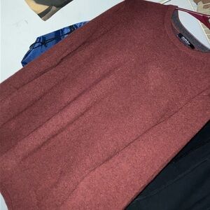 Saks Men’s Medium lightweight crewneck Sweater